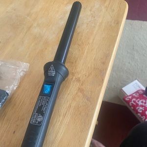 Nume curling wand. New